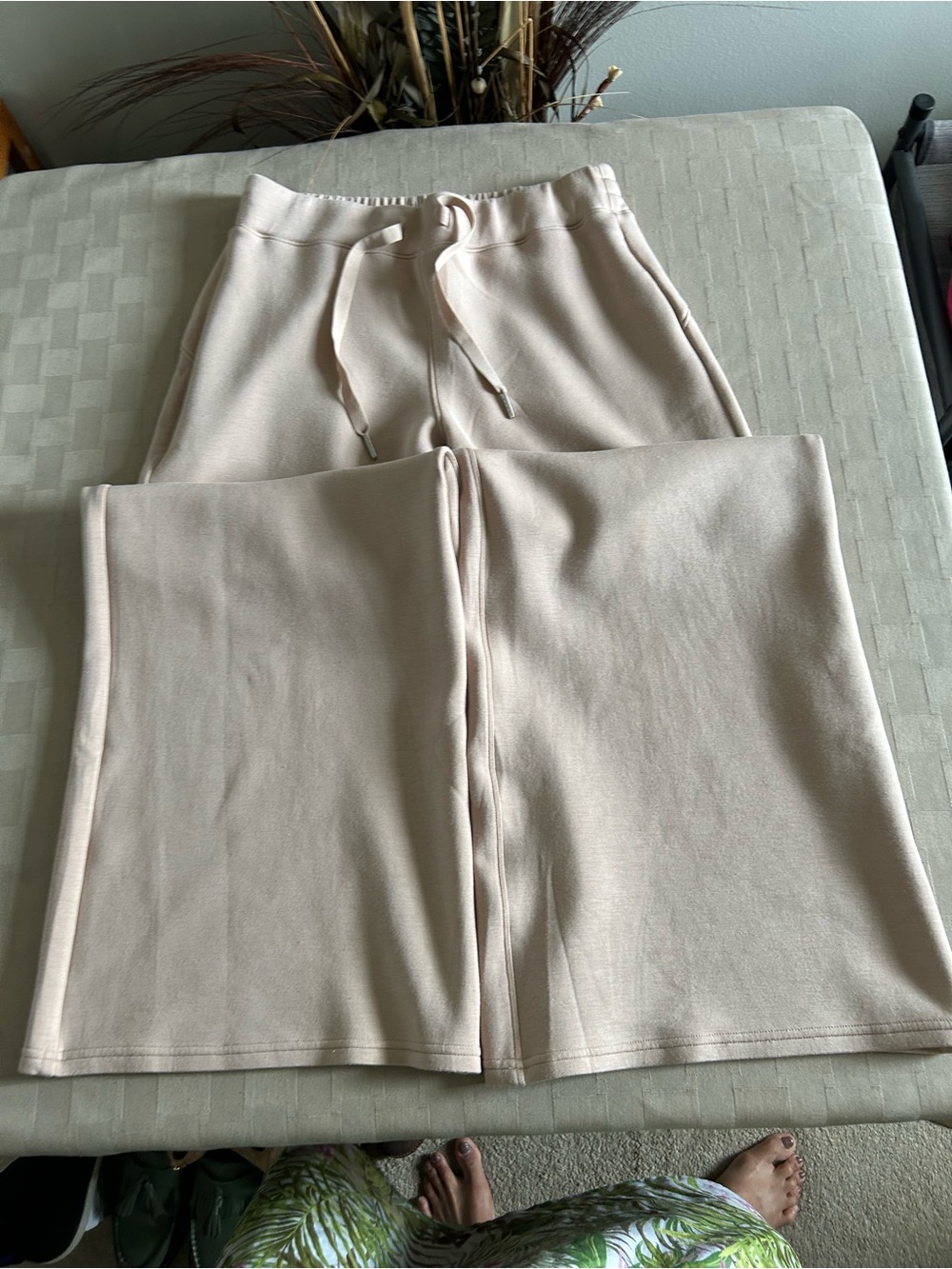 Spanx Air Essentials Pull On Wide Leg Pant in Dune - Picture 5 of 15
